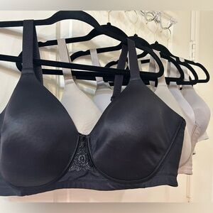 70% OFF 5 Pack! Vanity Fair Back smoothing, lightly padded Bras!
